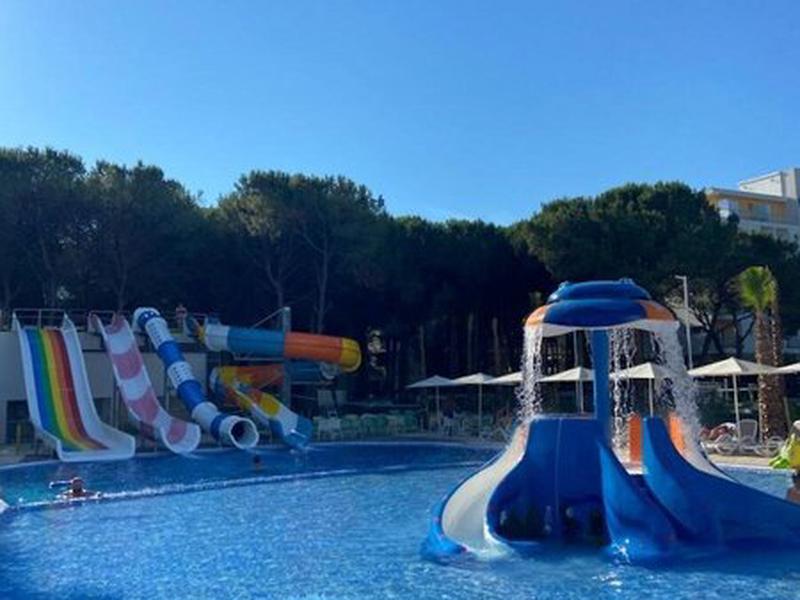 B0FDEE959BC708D956954950521B8FEB