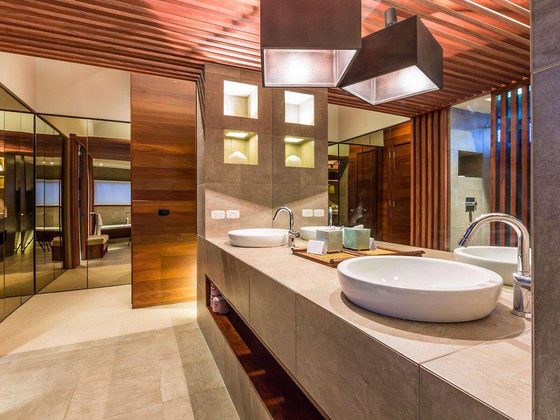 F8C92953E08F9E4CA96DDE11725BEE9C