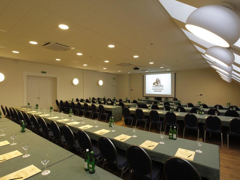 AADDF94525AEE4DE50894D7581C41A8D