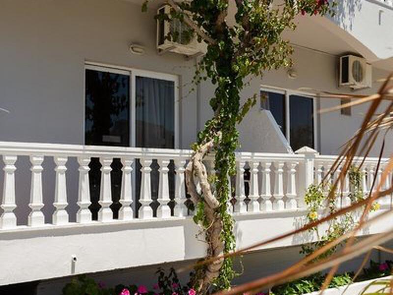 5652DAC8A4DC8E5A63F157CAE1A2EE11