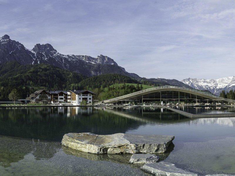 C1828B4B54B18E52F34EC6D23D9E1BA6