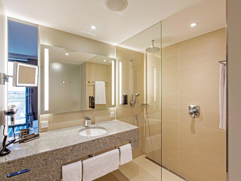 51CB62DF996F27BAC5FEC7511EF2BAB1