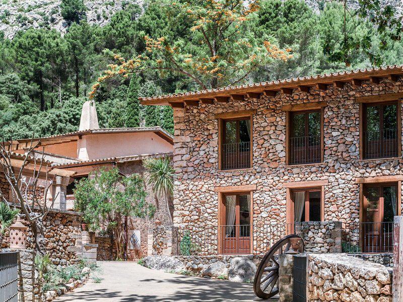 C87CF9CEF6ABAA84C9AD7C8F423F4F1A