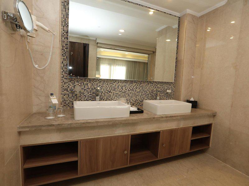 94C9B0590C041B4D9A9B1A3CDDA75EAC