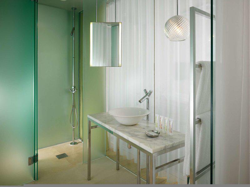 EFFCAA755BED66C37E29348A482E0BE9