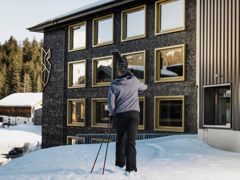 9C9E31E3F9E00D9C02DA98D4AC4734C6