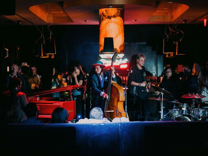 AEB1A3C15BDAD136E76FFE68D671ADE0