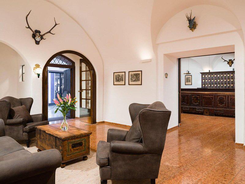 6B593B9CE8EE300A0FF902339861F38F