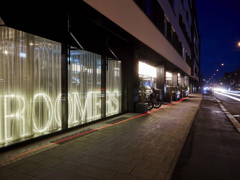 438094C20F9D077D6B3E890BE72F8A15