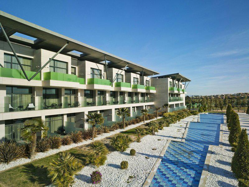 832AF09C31F5F4F35DD884B51BE33A16