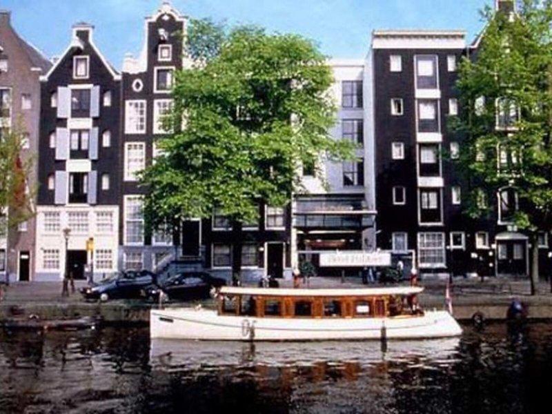 B6BDBCC31DA2E0A256A3EC8882C57660