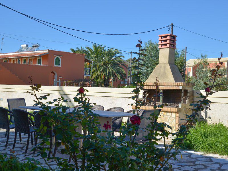 E86B19E5FF544F2393E53F258F1252AB