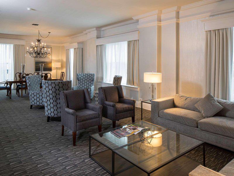 AD5E4114504584E2A1091A00A7A43E2D