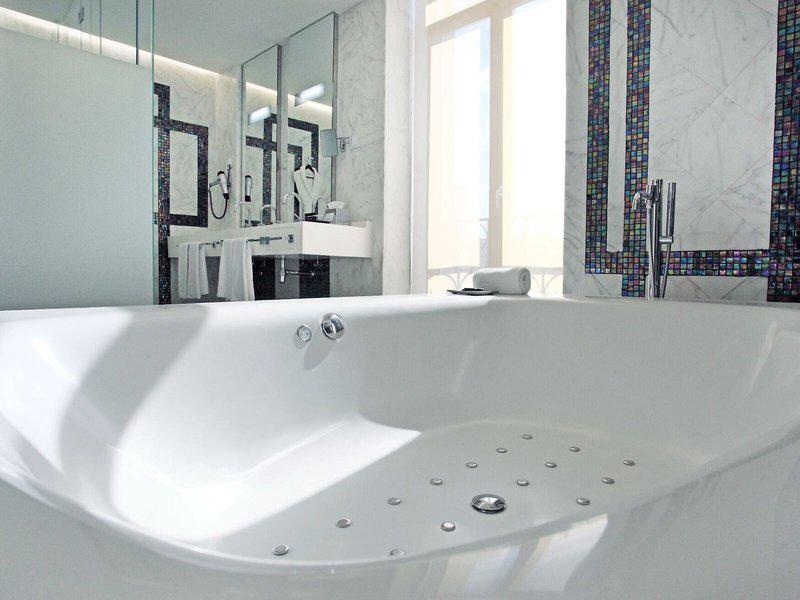 0D64865EB518F88F063FECC6C1A3E4C8