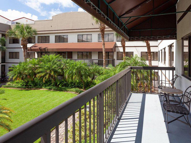 5130B7C05B805F9322B8D2F74AD3F90E