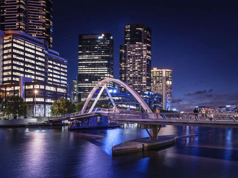 90F1AF4E38FCA98B4536FD27A20E637C