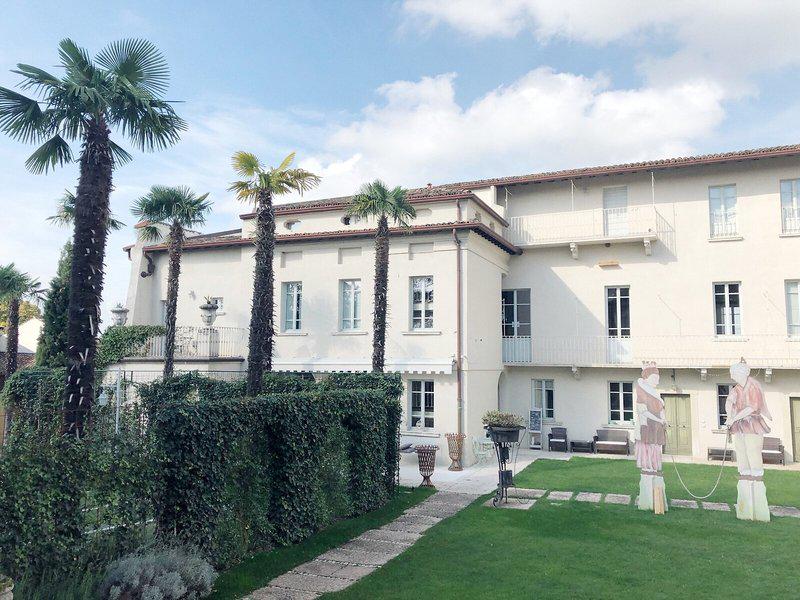 453EA18E4F6316BE3253E5BD26C972AC