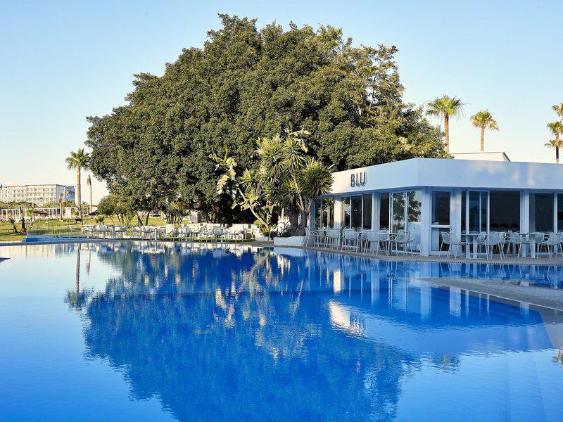 8739708711D427B135590C3BDB48D4FF