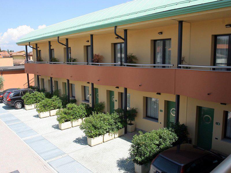 2065321E0F5EBDE31D3685DDF1089F3F