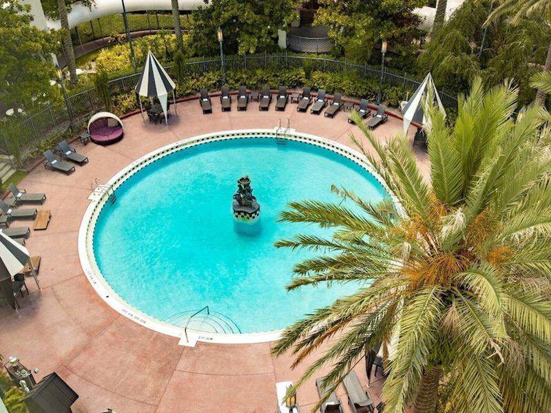 C2C426FF6F8DE69116DAC5824D92F817