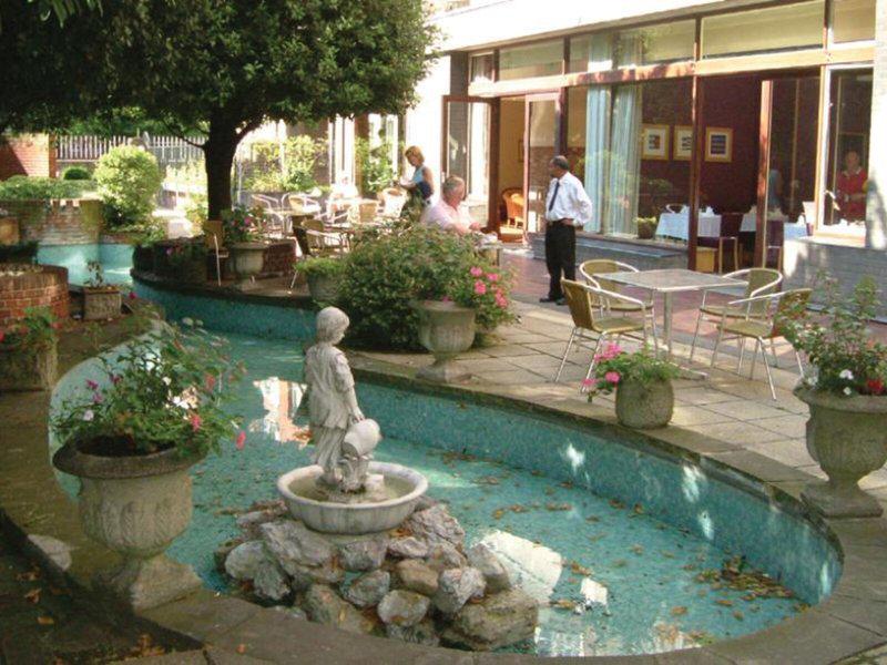 D2284BD9D127A63B4D19838BF46563AA