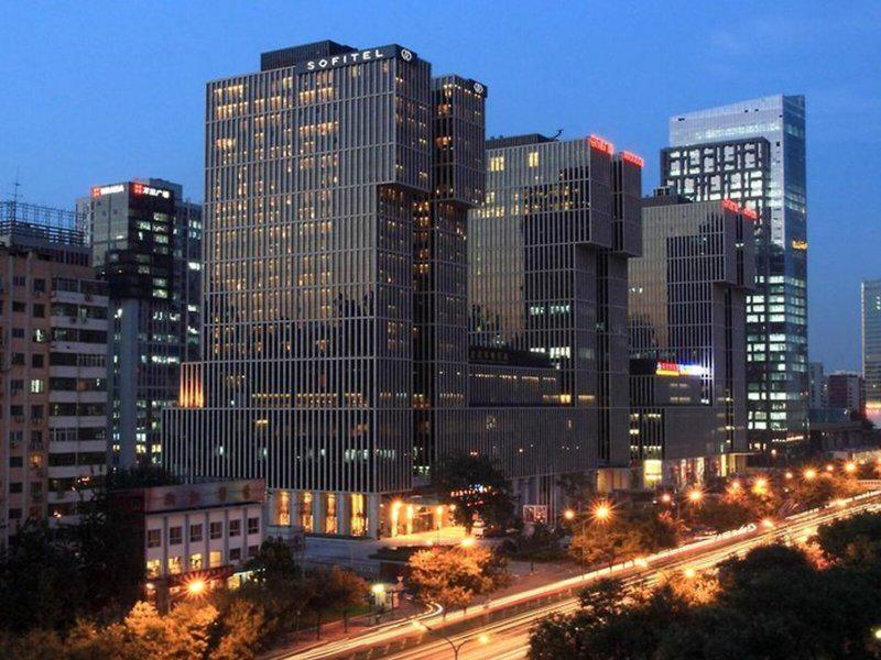 7B8AA3F8B1B2D4CDBAA36567257C2664