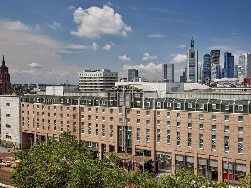 25E5D8185E9C7710E55E2C8889B52352