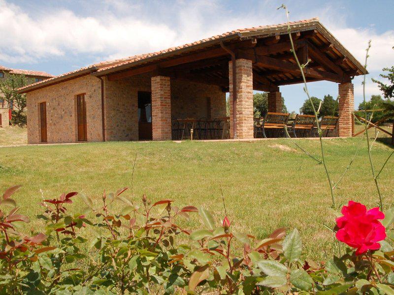 5A2AE0A65B8D426F864496EA04E308AA