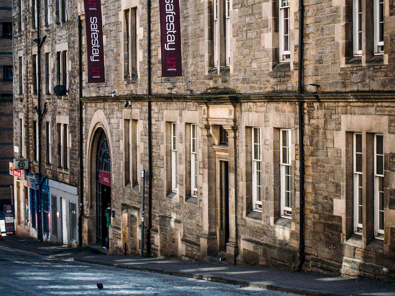 703CD8733B2951092ECB8D87F24B972A