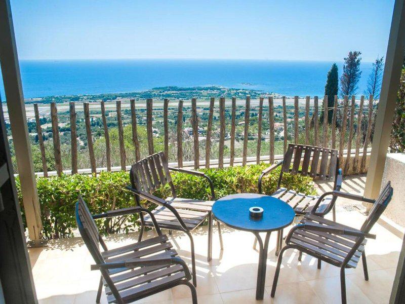 03A7CD3E77B977F0885D8B6C4E44202F