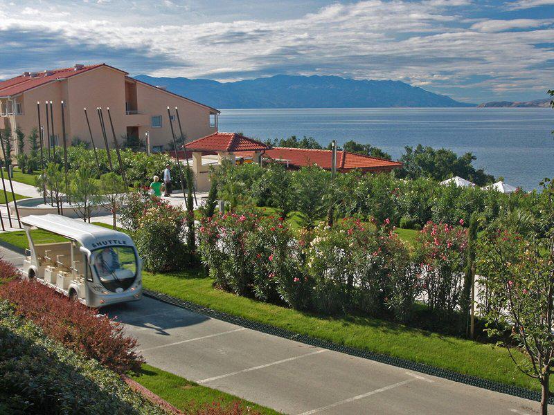 7FAB410030DACA7FF6079C9B4FB6D689