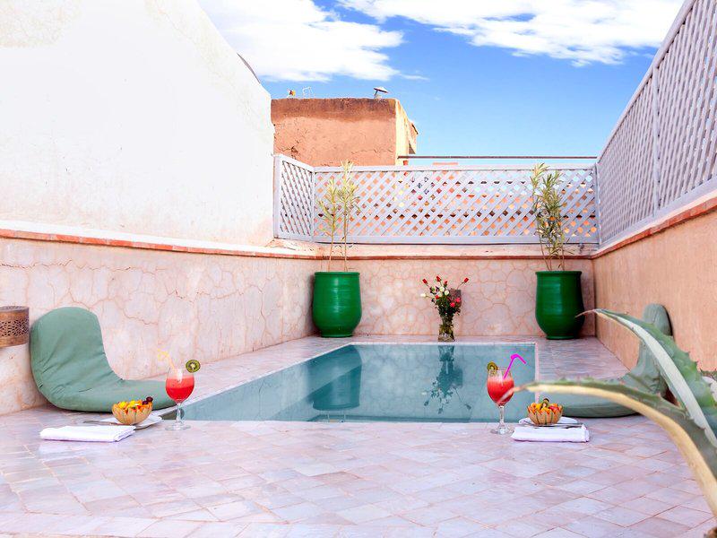 9076621376FF6A7EE02A1939C9180495