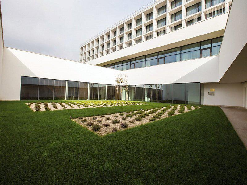 703AF8E5811A50062F9A4A82D81363D8