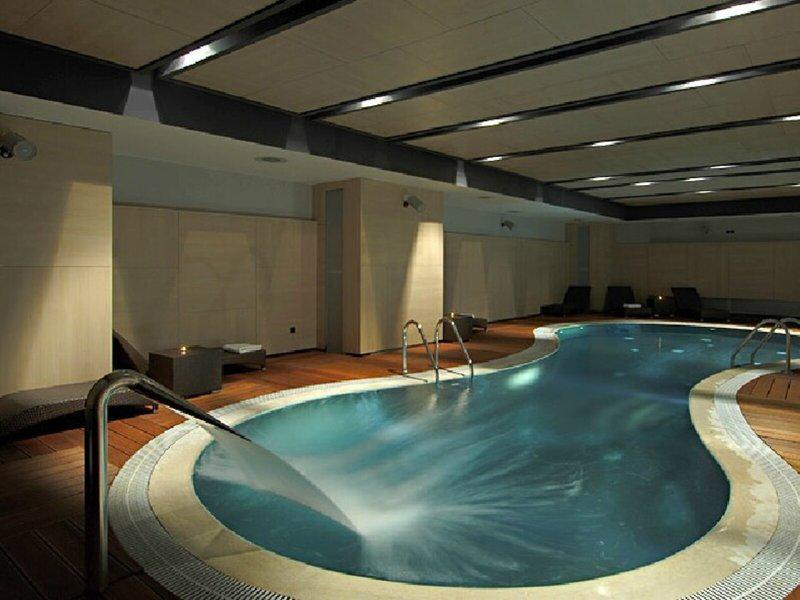 5FE13C708C02AC7A37B4FEA636B2E917