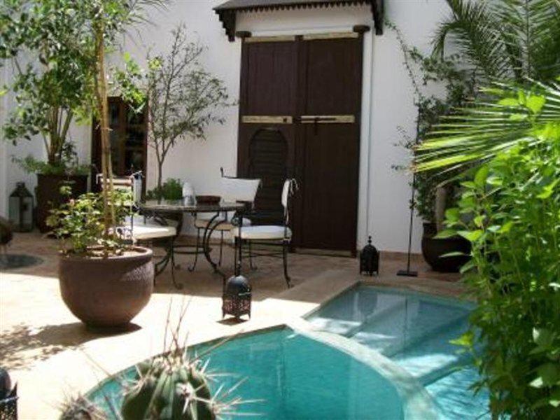 09FBB67C1863A3280F635F034A36AED0