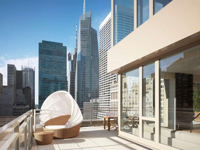 CC1815EB700A3202AA5806D383612100