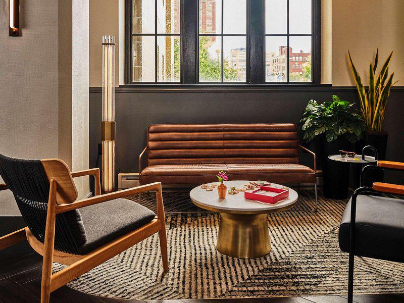 C1C66B9CB9F4BA819CE5576C61579014