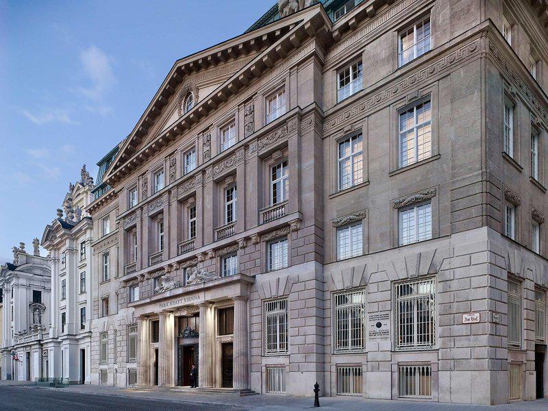 1C54FCF353E14B3BDD84BC457A5842CE