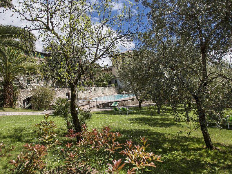 A4C547074A7B365AA993E7A78787C3CC