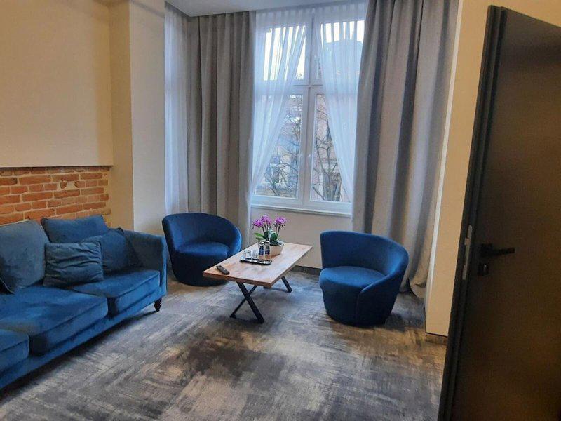 6B65B694BB6918724FEA90D5E7A7F323