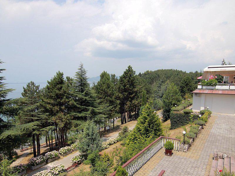 DA405005AB66324350A882985EC81E4E