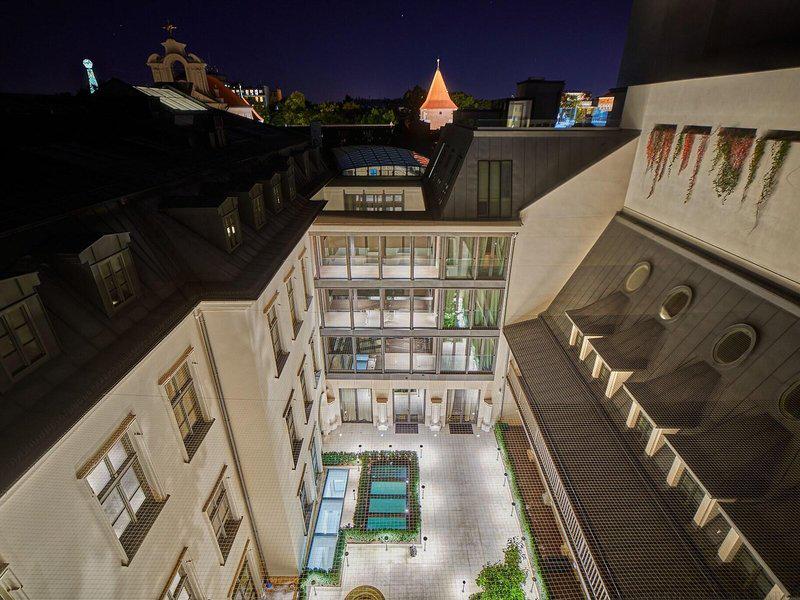 1C5200178EB6A6976D613BAAD98B39B7