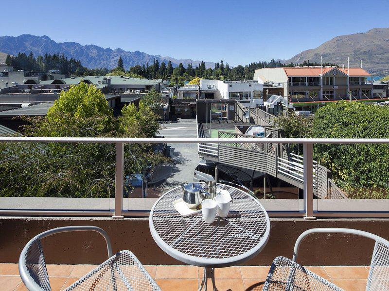 7AAA9375E838BC5FD2F0AD55BCE8B48E