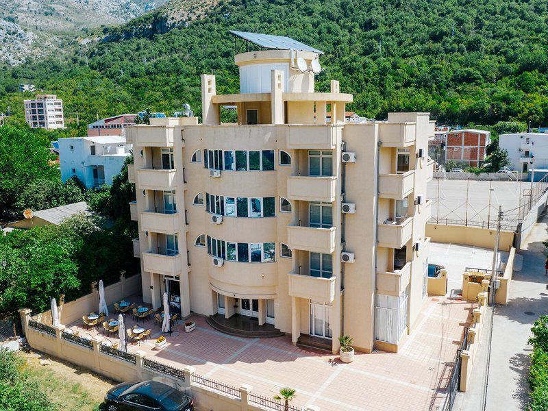 30AD327A6C2E5A591B5A7554916B992C