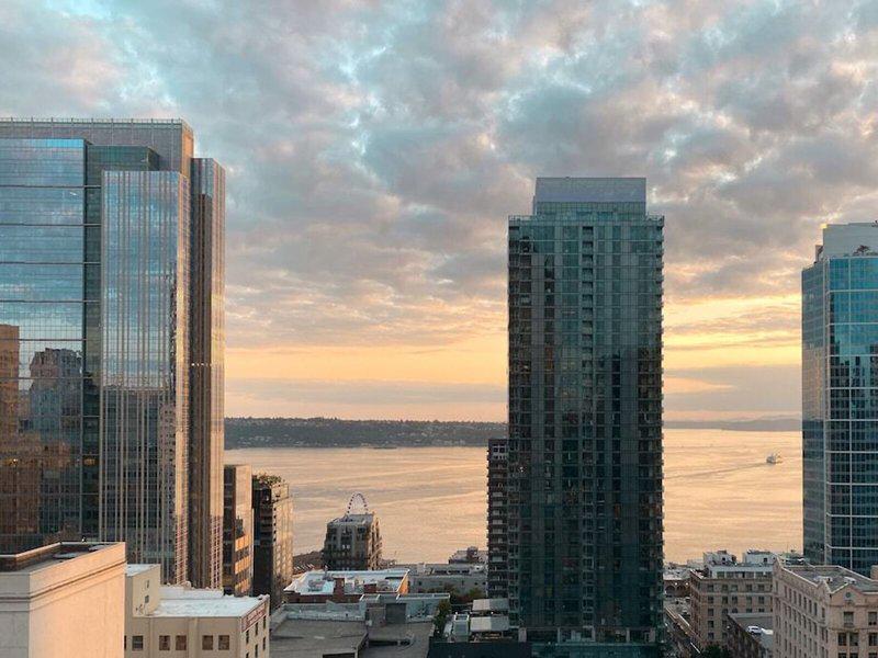 FDFE236DC0BCBC82E898183A1432C274