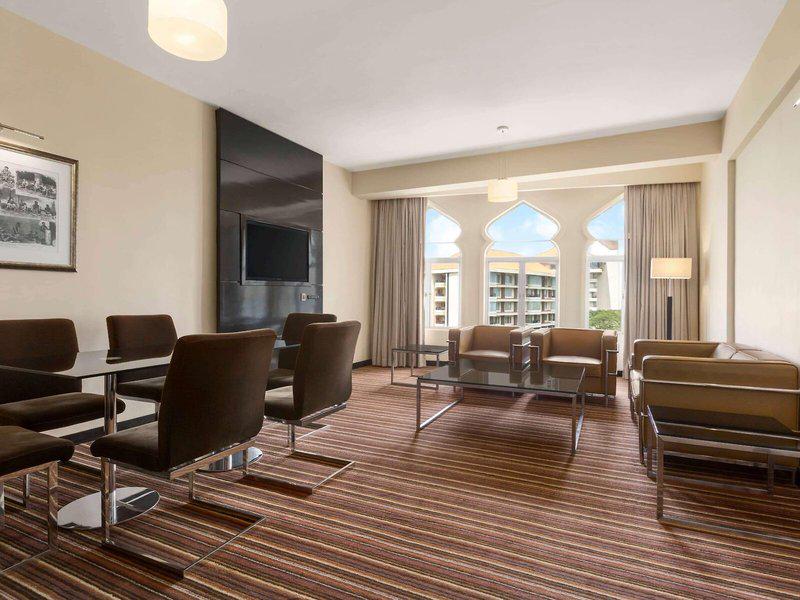 1E0045AB162F39ECB967797204111392