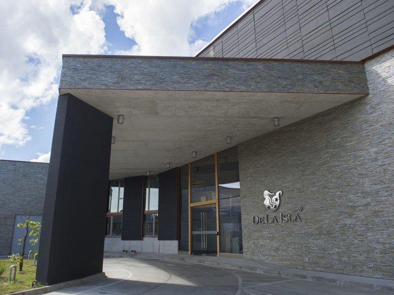 0692D3DB1DEC6A9F6F8E3F5CB70D40E8