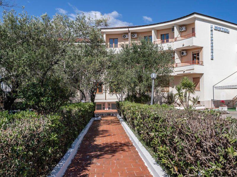 05A33F35BE24FDA1C2F9AB90F2A363E9