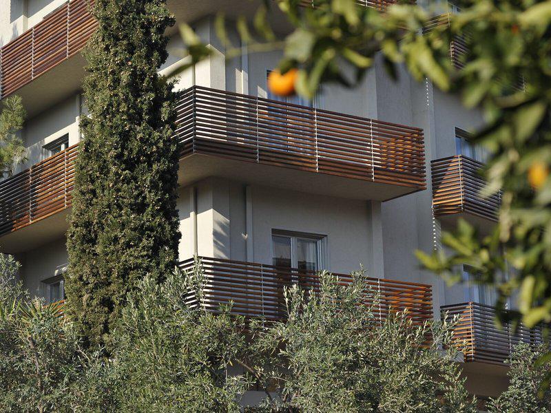 16CCEA93BB33178374B8900EB928A81E