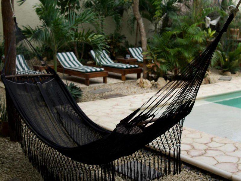 81C2BA0B25B82F3DAD8842BBA1BAD152